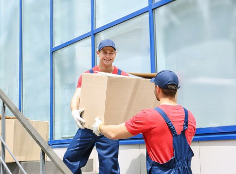 Practical van moving service in Westminster for small relocations